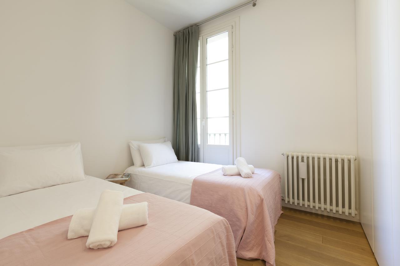 Click&Flat Luxury Sant Joan Apartment Барселона Екстериор снимка